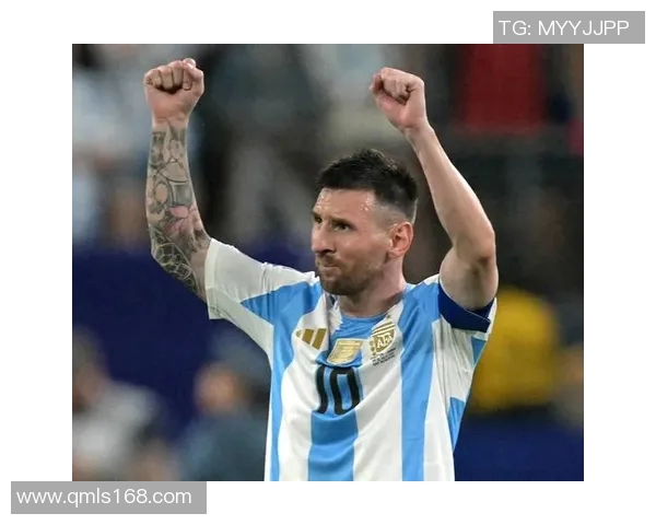 足球传奇巨星离世引发全球哀悼球迷纷纷致敬追忆辉煌岁月 足球传奇巨星离世引发全球哀悼球迷纷纷致敬追忆辉煌岁月